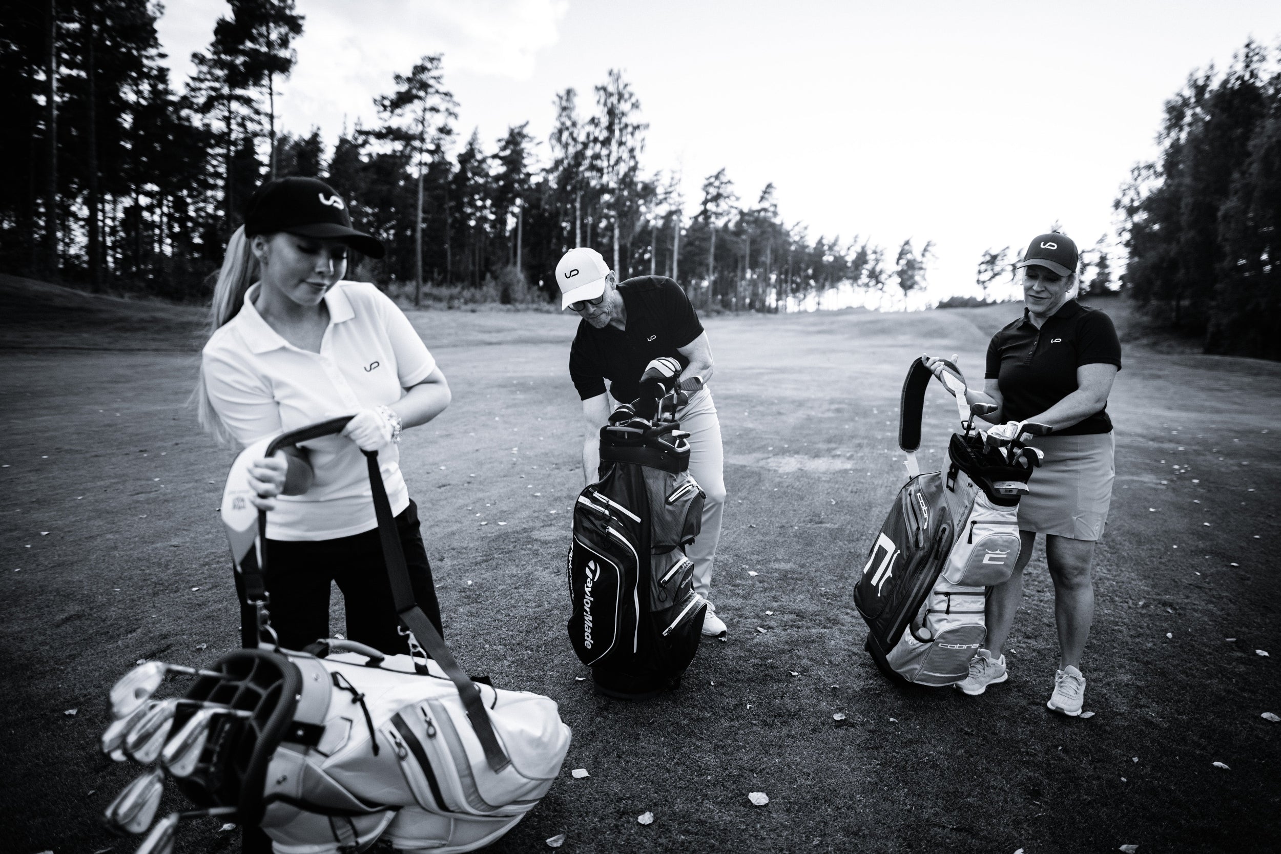 Cotton vs. Performance Fabrics in Golf Shirts — And the Hidden Problem Most Golfers Don’t Know About
